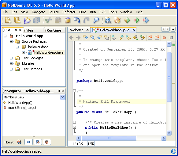 NetBeans IDE with the HelloWorldApp project open.